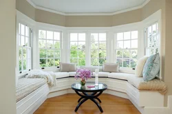 Hallway design in bay window