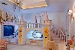 Дизайн спальни с горкой