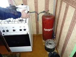 Газ баллонының дизайны бар ас үй