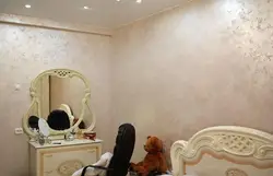 Дызайн спальні з венецыянскай тынкоўкай