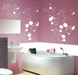 Bathroom design with pictures on the wall