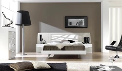 Тарҳи хоб бо бистар ва nightstands