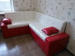 Дизайн угловой кухни со спальным местом