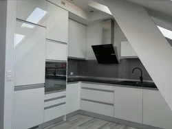 Kitchens without handles in the ceiling design