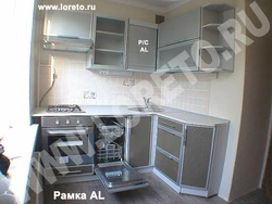 Kitchen design with dishwasher and refrigerator