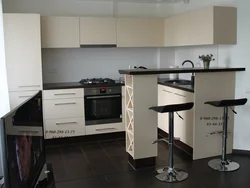 Кухня 8 кв дызайн з барнай стойкай