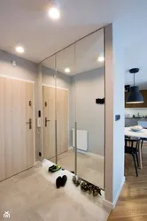 Hallway design wardrobe not to the floor in the hallway