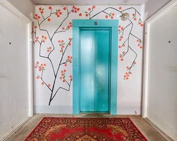 Фото рисунок на двери квартиры