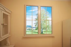 Mənzil fotoşəkilindəki dekorativ pəncərə