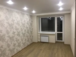 Mebelsiz kvartirada devor qog'ozi fotosurati