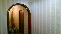 Арка в квартире с обоями фото