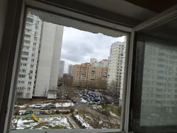 Сурат аз тирезаи квартира ба сахни хавлй