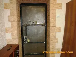 Bir mənzildə bir fotoşəkildə bir qapını necə izolyasiya etmək olar