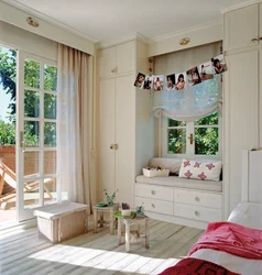 Children's bedroom design with two windows