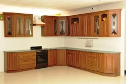 Oshxonada ovqatlanish fotosurati