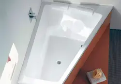 Photo bathtub sloping