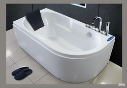 Rounded bathtubs photo