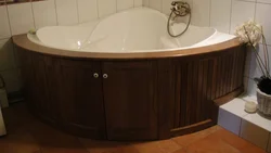 Photo of a bathtub in a semicircle
