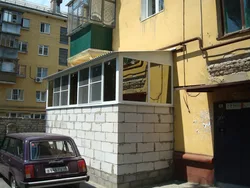 Прыбудова лоджыі фота