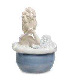 Porcelain bathtubs photo