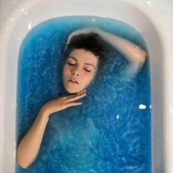 Vanna otağında parıldayan fotoşəkil