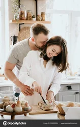 Кӯмак Дар Ошхона Акс