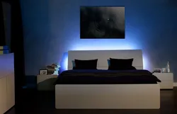 Yotoq xonasi uchun LED yoritgichli fotosurat
