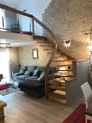 Pilləkənli yataq otağı fotoşəkili