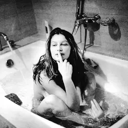 Photo in the bath bw