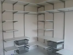 Ҳуҷраи Либоспӯшӣ Дар Рафҳо Акс