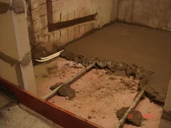 Screed in the bathroom photo