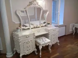 Ludovic bedroom photo