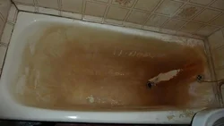 Photo of a rusty bathtub