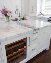 Тарҳи ошхона сафед бо countertops мармар
