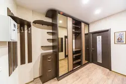 Wardrobe design for the hallway with a 2 meter mirror