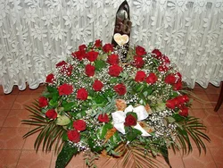 Сурати гул дар фарши квартира