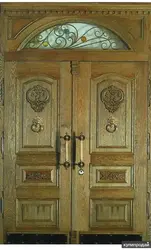 Photo of wooden entrance doors to the apartment
