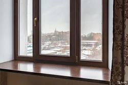 Фото пластиковых окон в квартире с подоконником