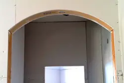 Kvartiraning fotosuratida o'z qo'llaringiz bilan kamarni qanday qilish kerak
