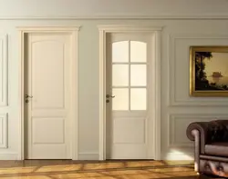 Классические двери в интерьере квартиры