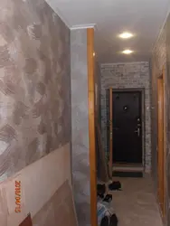 Decorative plaster in the hallway of a Khrushchev building photo