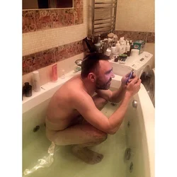 Акси Евгений дар ҳаммом