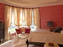 Design of burgundy curtains for the bedroom