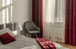 Жатын бөлмеге арналған бургундия перделерінің дизайны