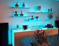 Кухня с стеклянными полками дизайн