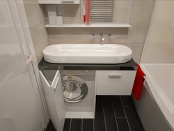 Sağda lavabo ilə vanna otağı dizaynı