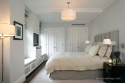 Bedroom design with feet to the window