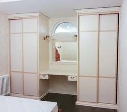 Bedroom design with wardrobe and table