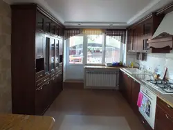 Qazan ilə U formalı mətbəx dizaynı