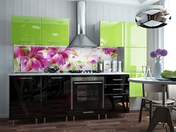 Gerbera fotoşəkili olan mətbəx